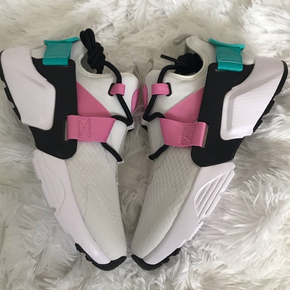 🚨SOLD🚨 Nike Air Huarache City Low - Picture 8 of 8